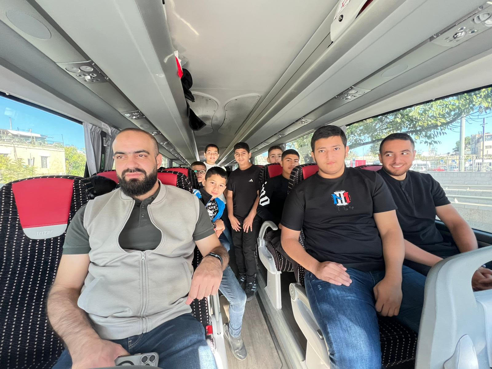 طلاب وطالبات دار القران الكريم - فرقان جلحولية في رحلة الى المسجد الاقصى المبارك